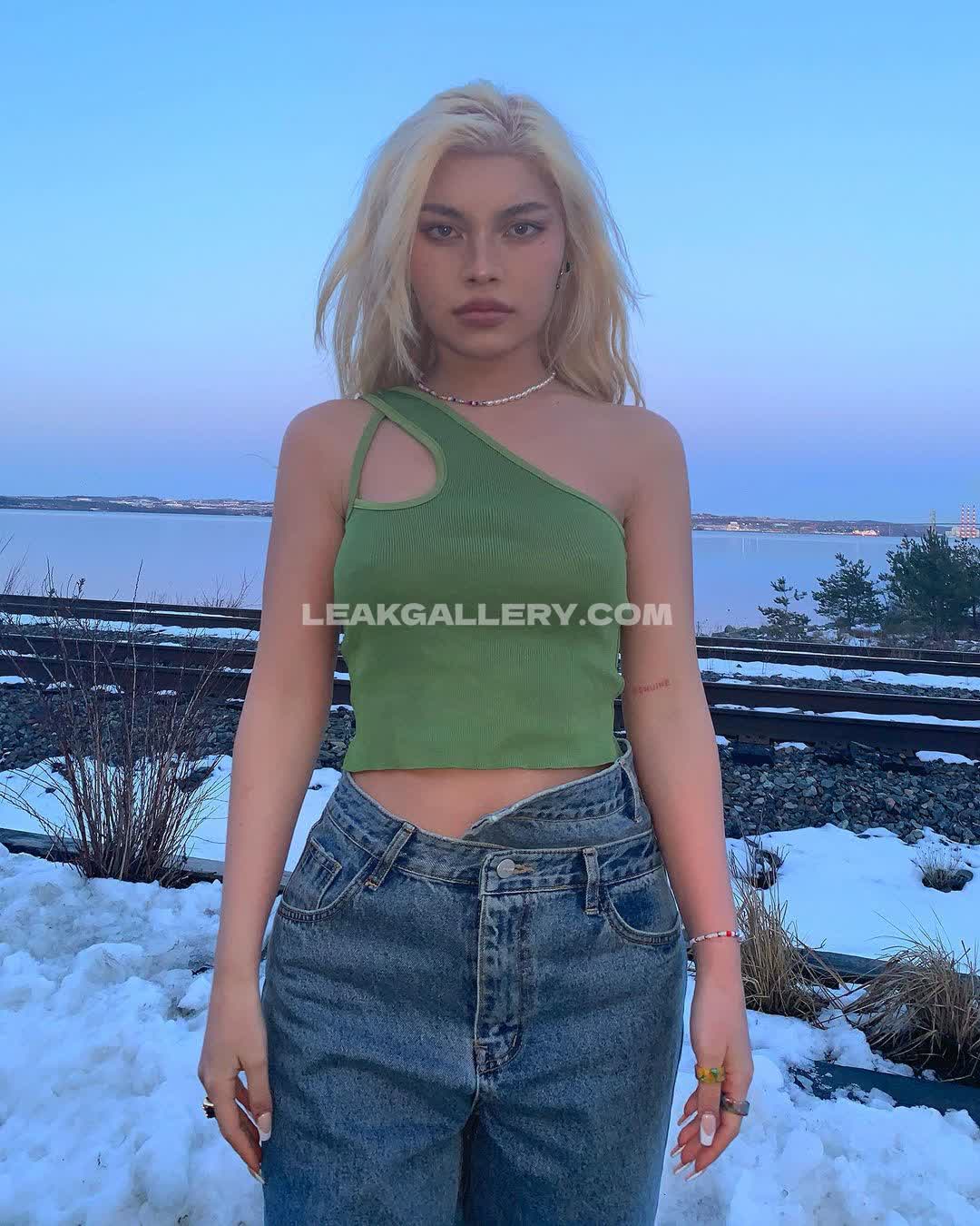 Diakimeko Exclusive Leaked Nude OnlyFans #2309014