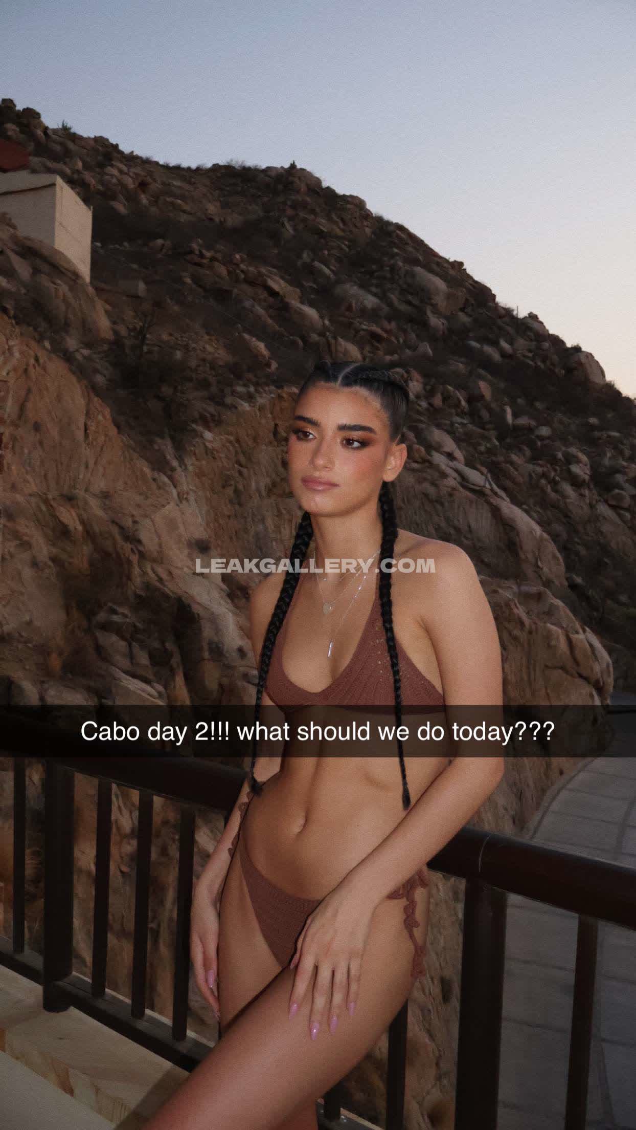Dixiedamelio Exclusive Leaked Nude OnlyFans #2133865