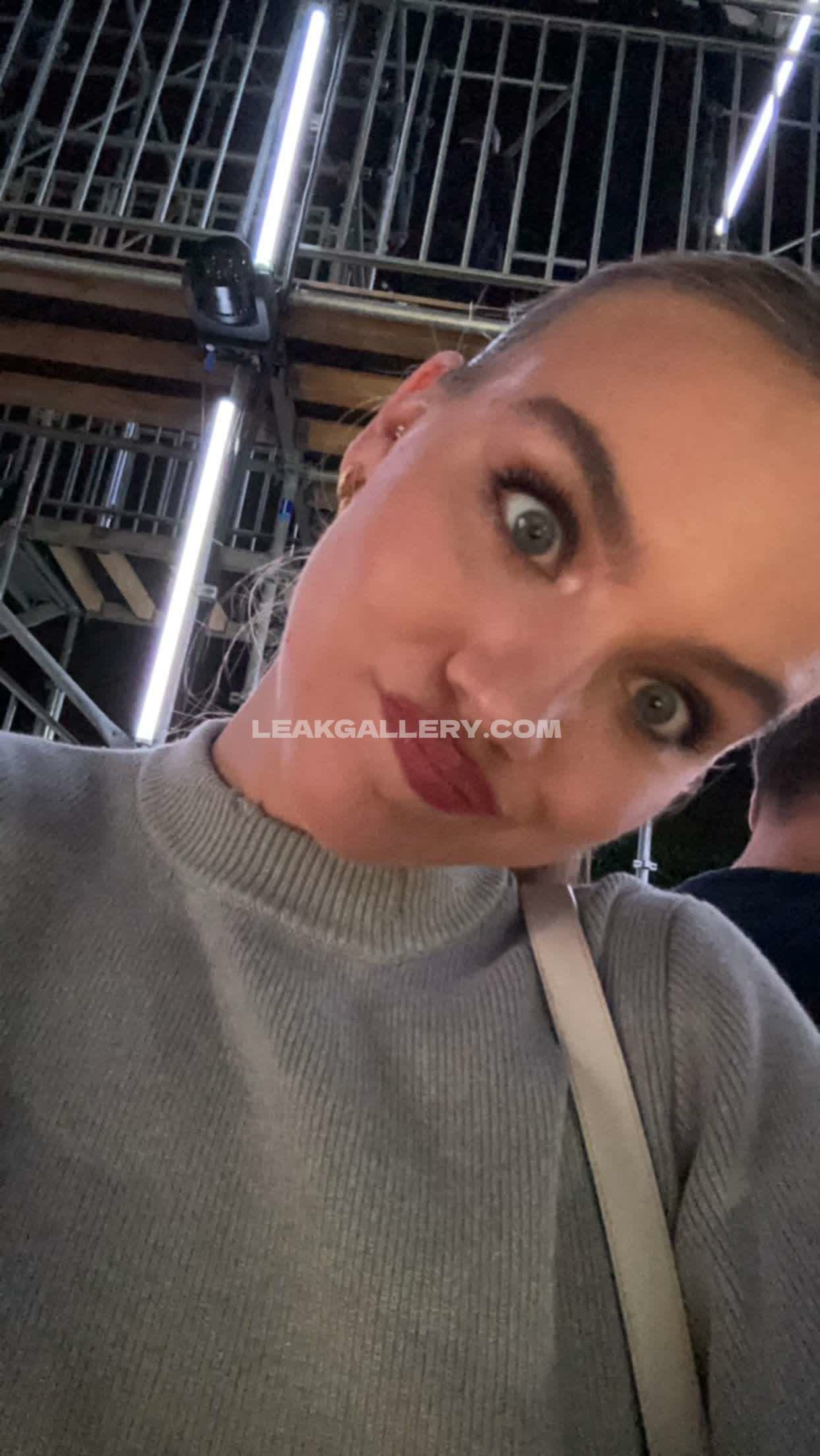 Emmabrookes / emmabrooks / emmibrooks Exklusiv geleakte Nacktbilder von OnlyFans #2447405