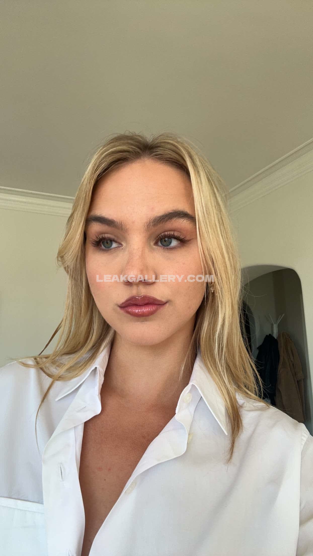 Emmabrookes / emmabrooks / emmibrooks Exklusiv geleakte Nacktbilder von OnlyFans #2460246