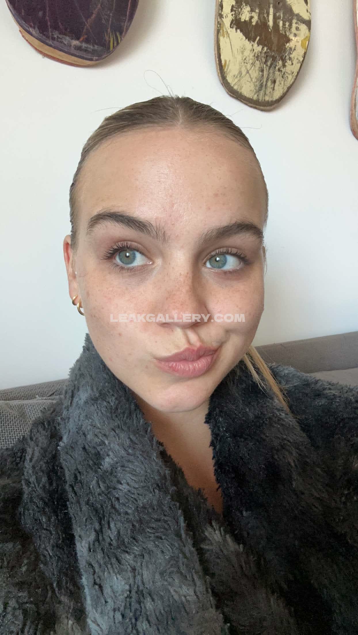 Emmabrookes / emmabrooks / emmibrooks Exklusiv geleakte Nacktbilder von OnlyFans #2448565