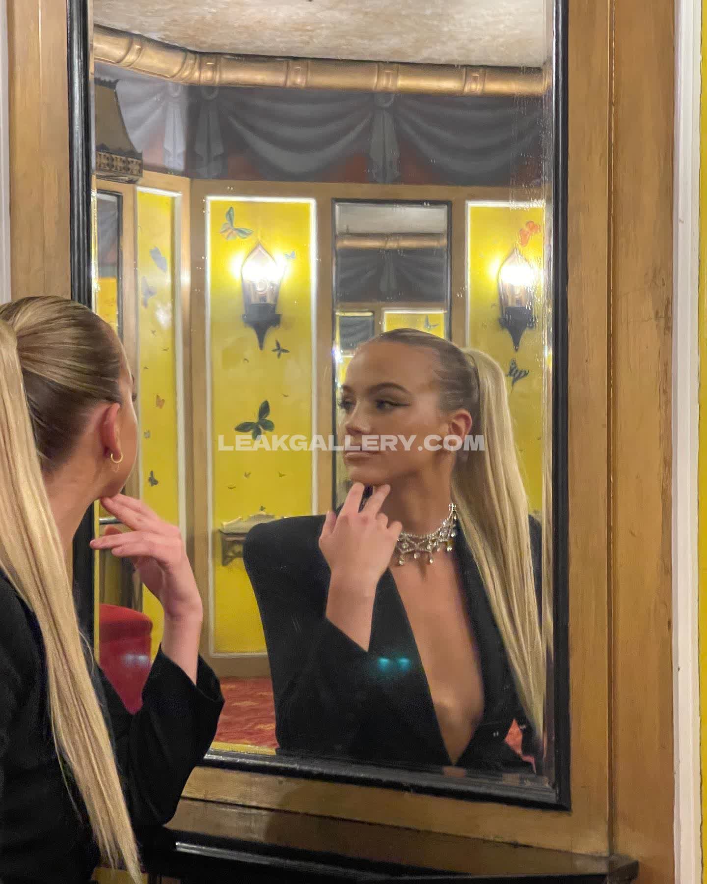 Emmabrookes / emmabrooks / emmibrooks Exklusiv geleakte Nacktbilder von OnlyFans #2453351