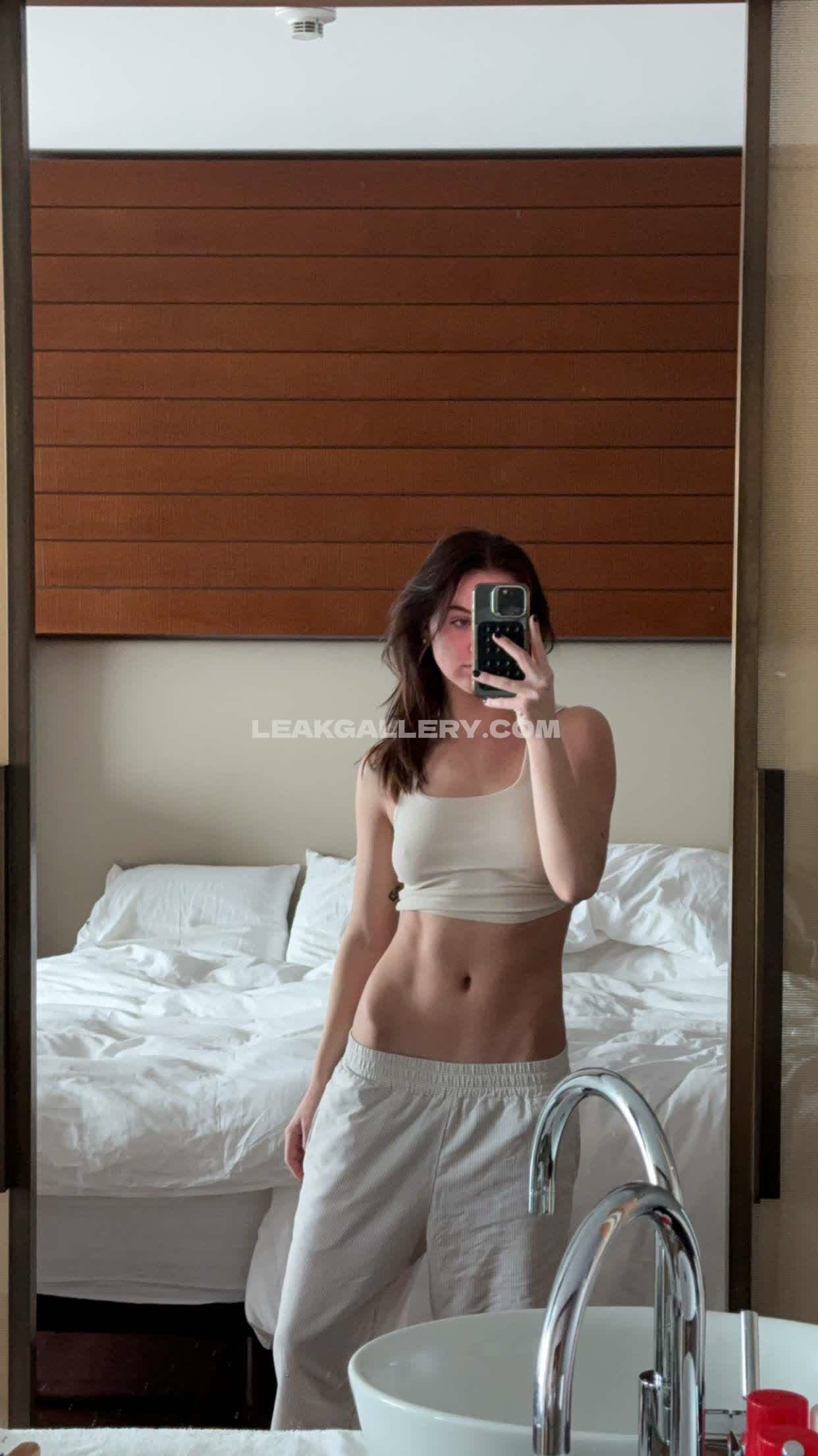 Emmabrookes / emmabrooks / emmibrooks Exklusiv geleakte Nacktbilder von OnlyFans #2449332