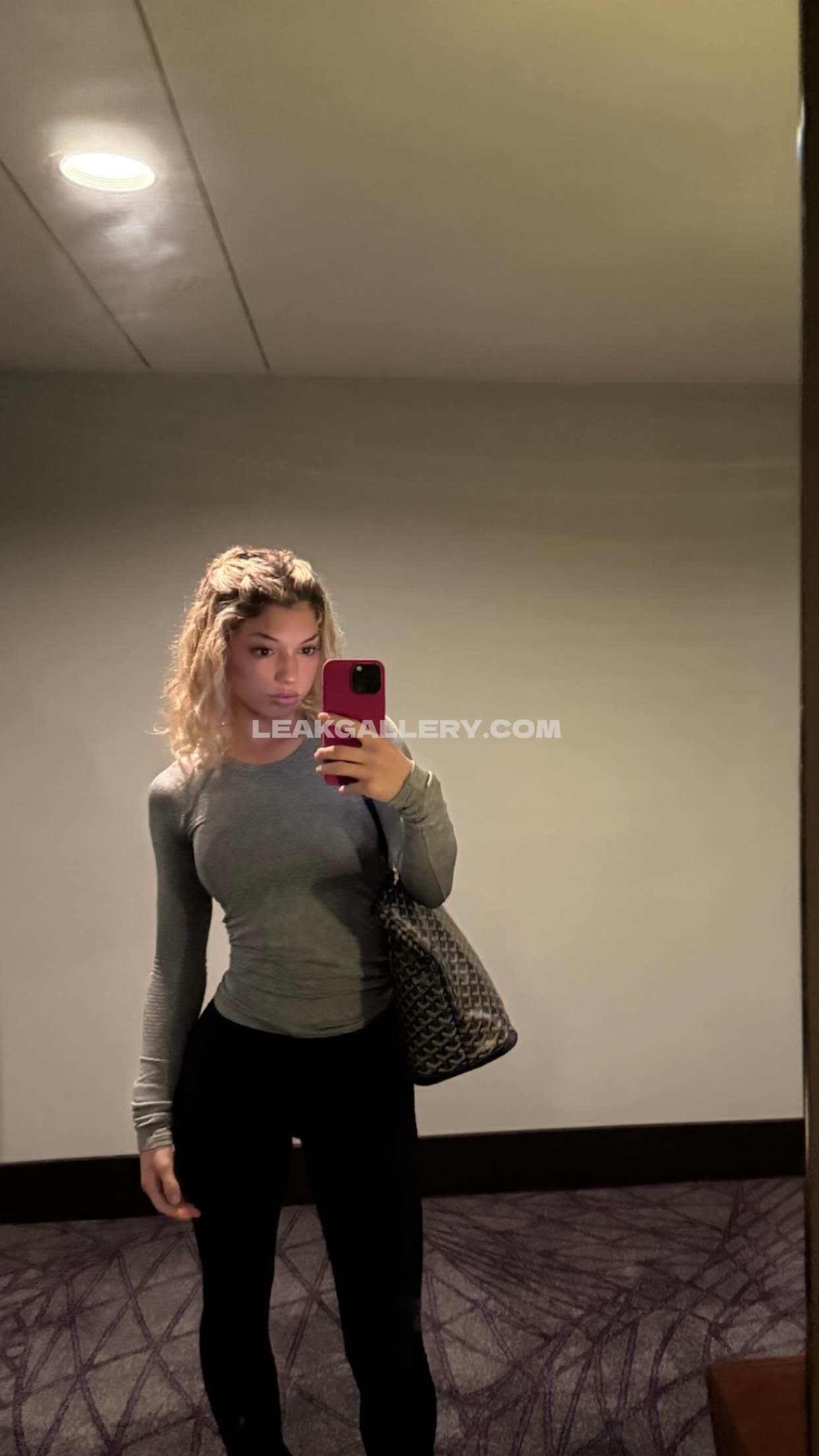 Overtimemegan / overtimemeg Exclusive Leaked Nude OnlyFans #2556232