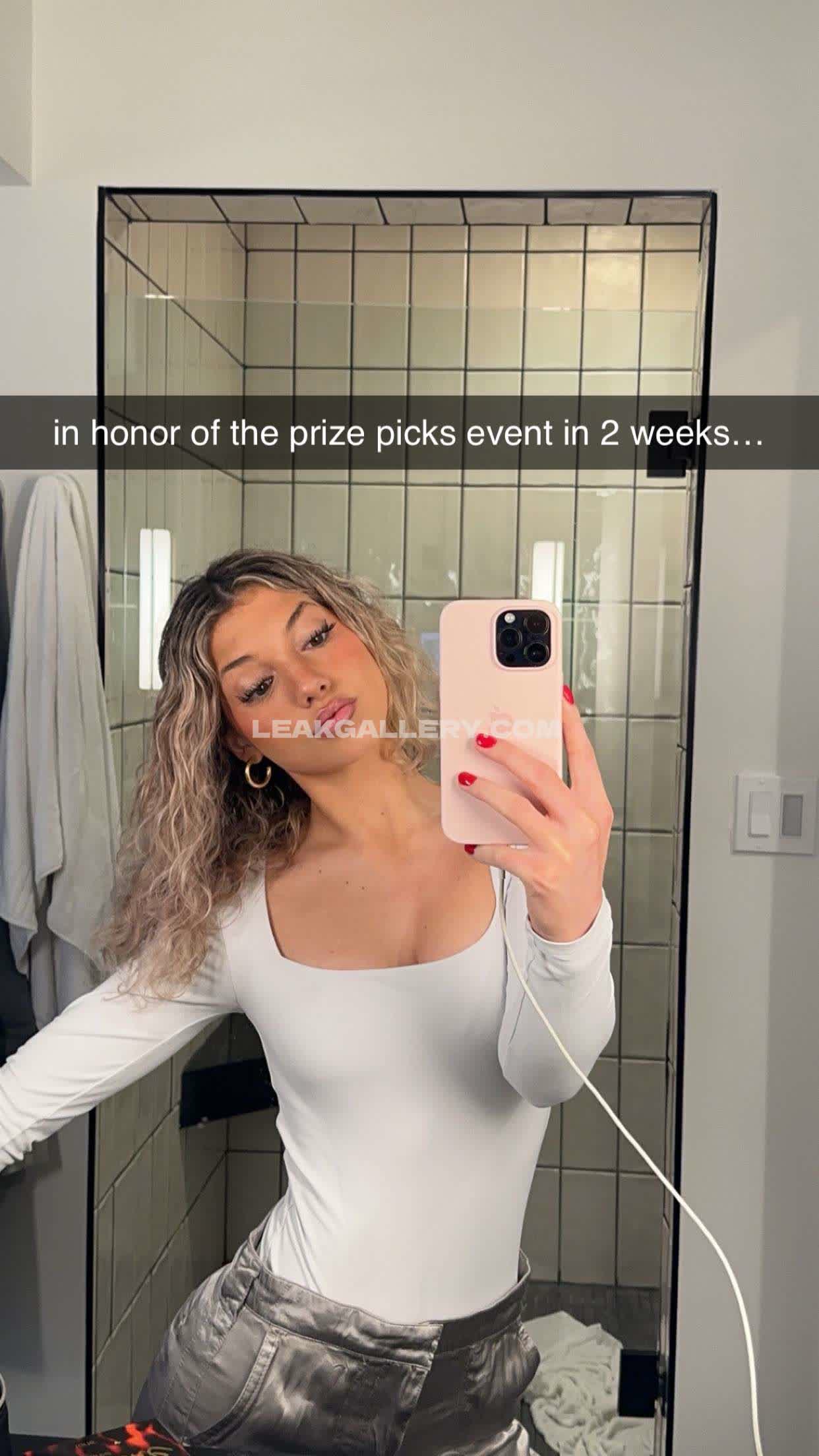 Overtimemegan / overtimemeg Exclusive Leaked Nude OnlyFans #2561771