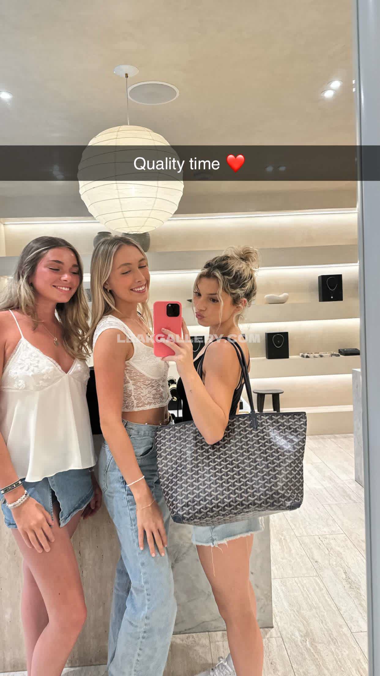 Overtimemegan / overtimemeg Exclusive Leaked Nude OnlyFans #2543279
