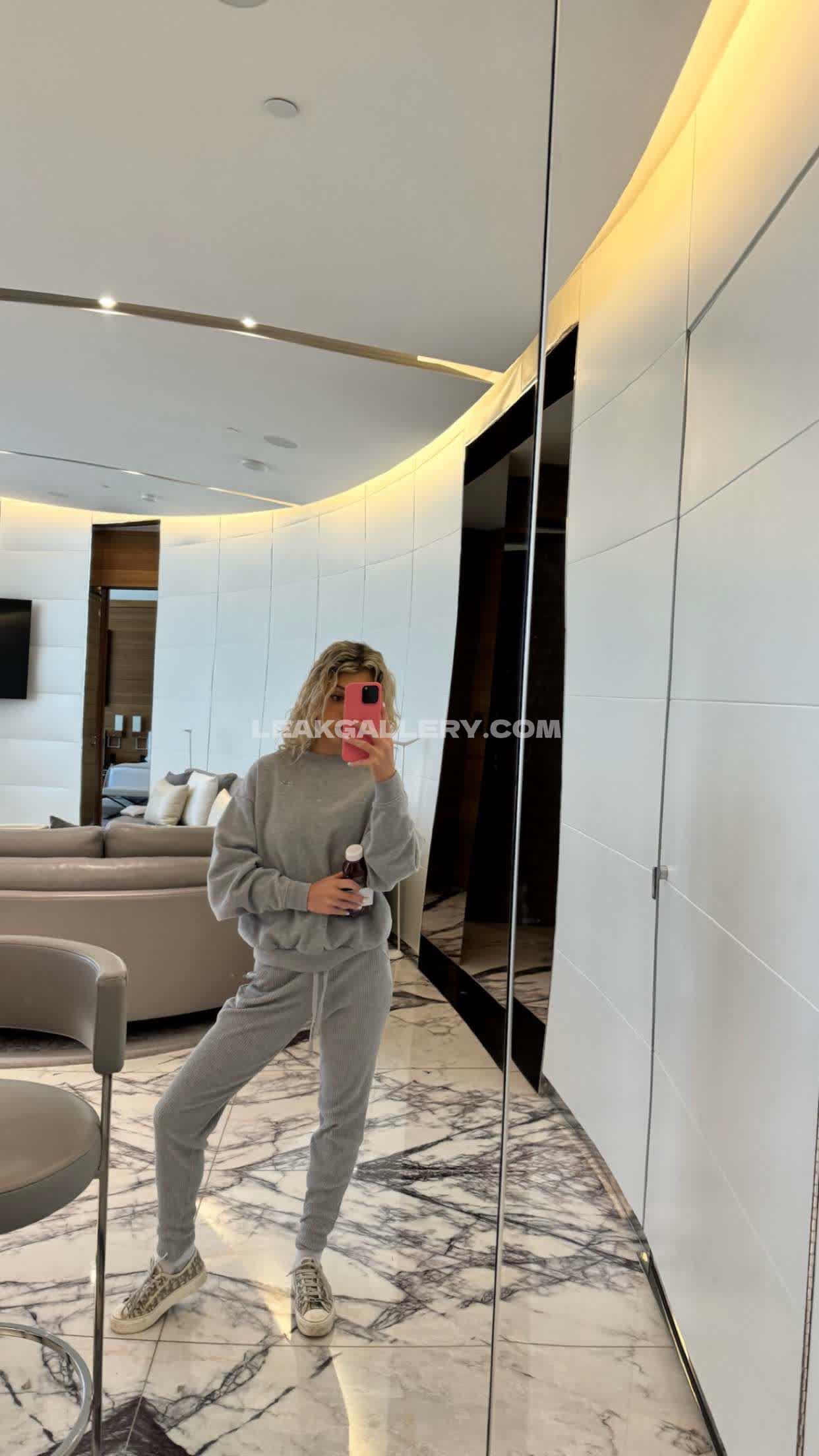 Overtimemegan / overtimemeg Exclusive Leaked Nude OnlyFans #2558269