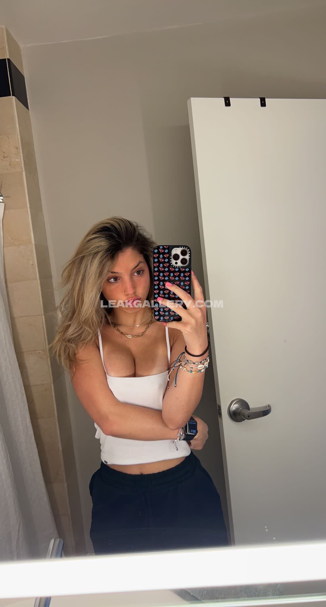 Overtimemegan / overtimemeg Exclusive Leaked Nude OnlyFans #2555273