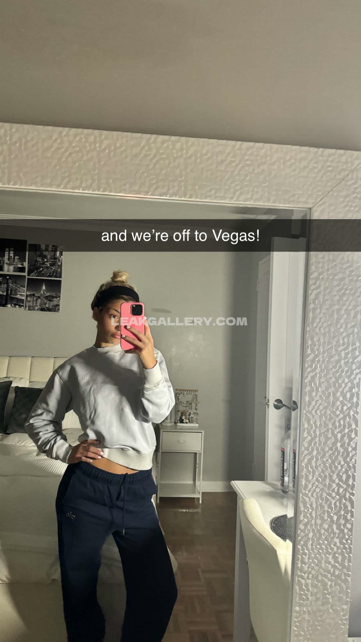 Overtimemegan / overtimemeg Exclusive Leaked Nude OnlyFans #2548845