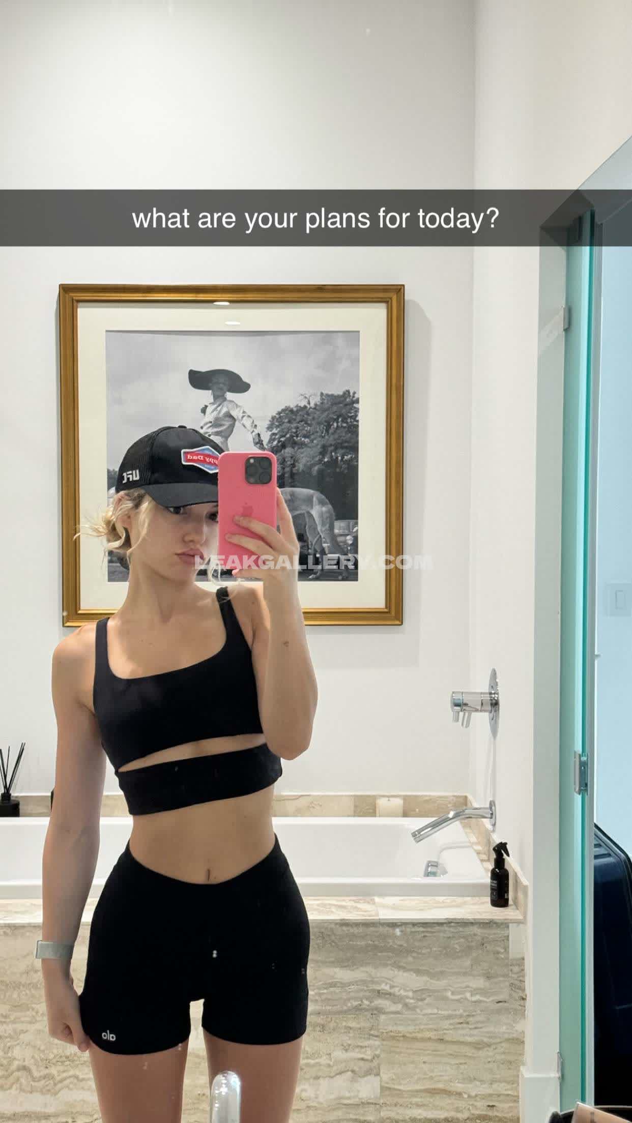 Overtimemegan / overtimemeg Exclusive Leaked Nude OnlyFans #2563368