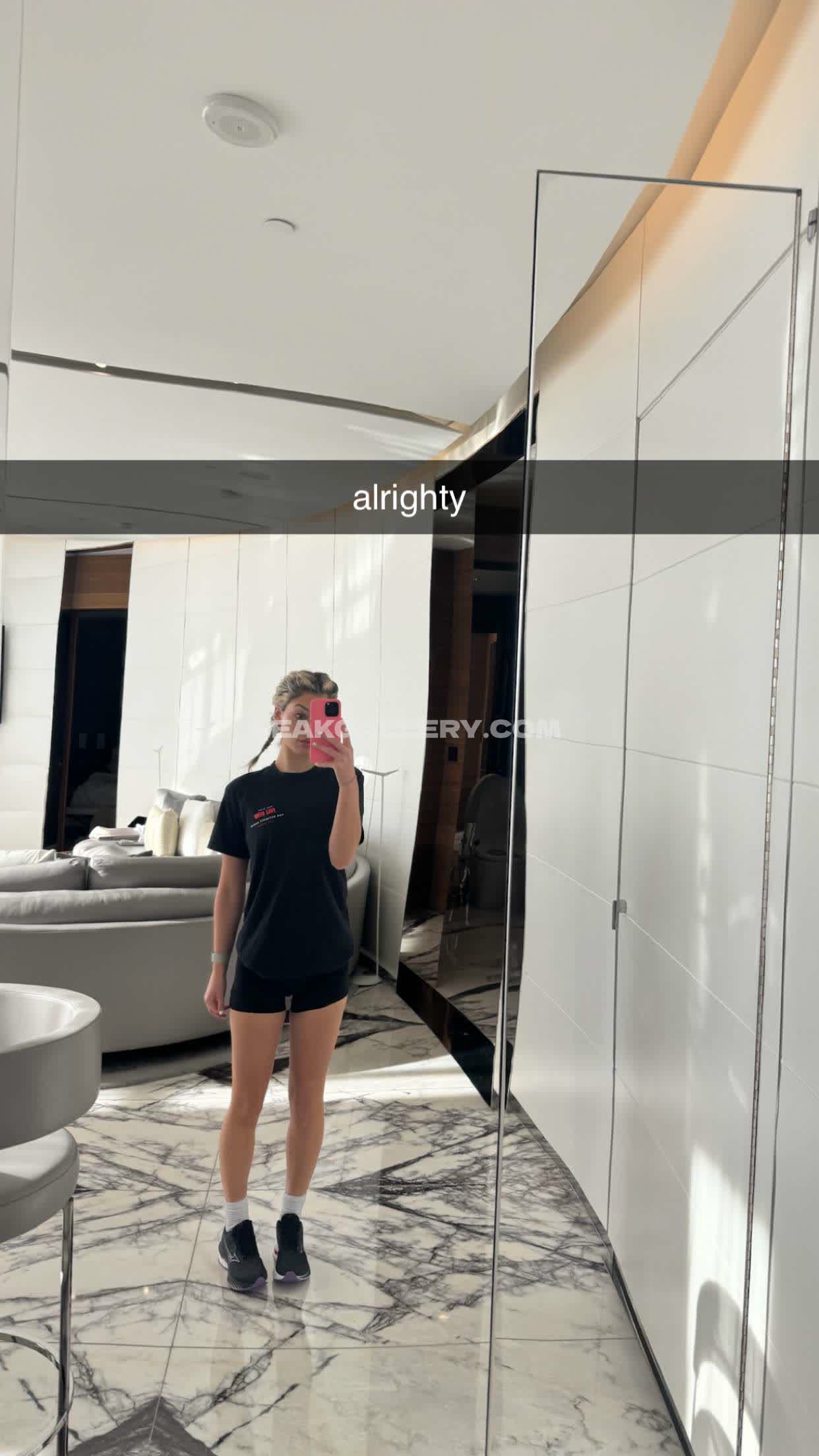 Overtimemegan / overtimemeg Exclusive Leaked Nude OnlyFans #2542723