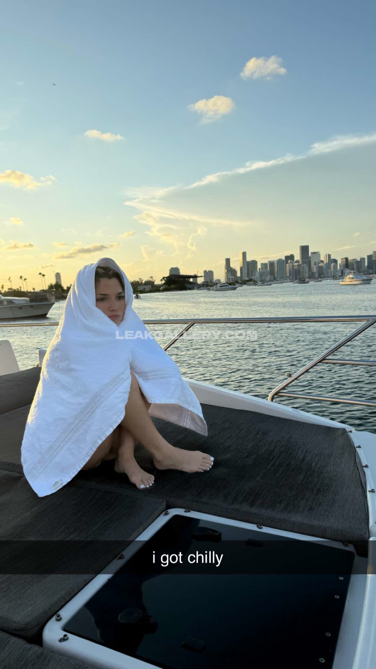Overtimemegan / overtimemeg Exclusive Leaked Nude OnlyFans #2552614