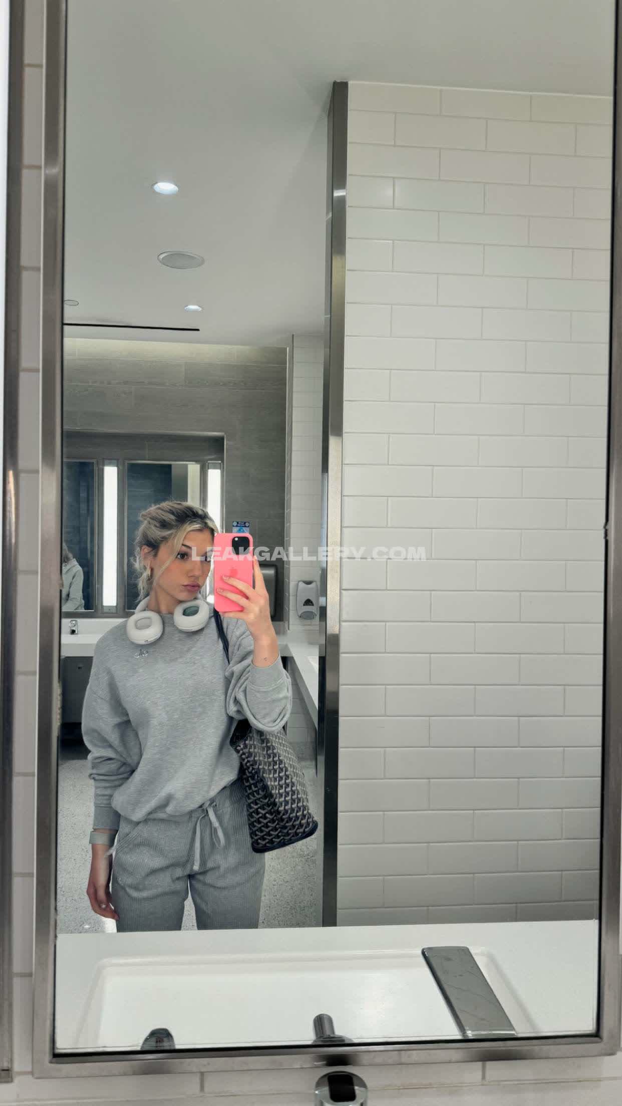 Overtimemegan / overtimemeg Exclusive Leaked Nude OnlyFans #2562787