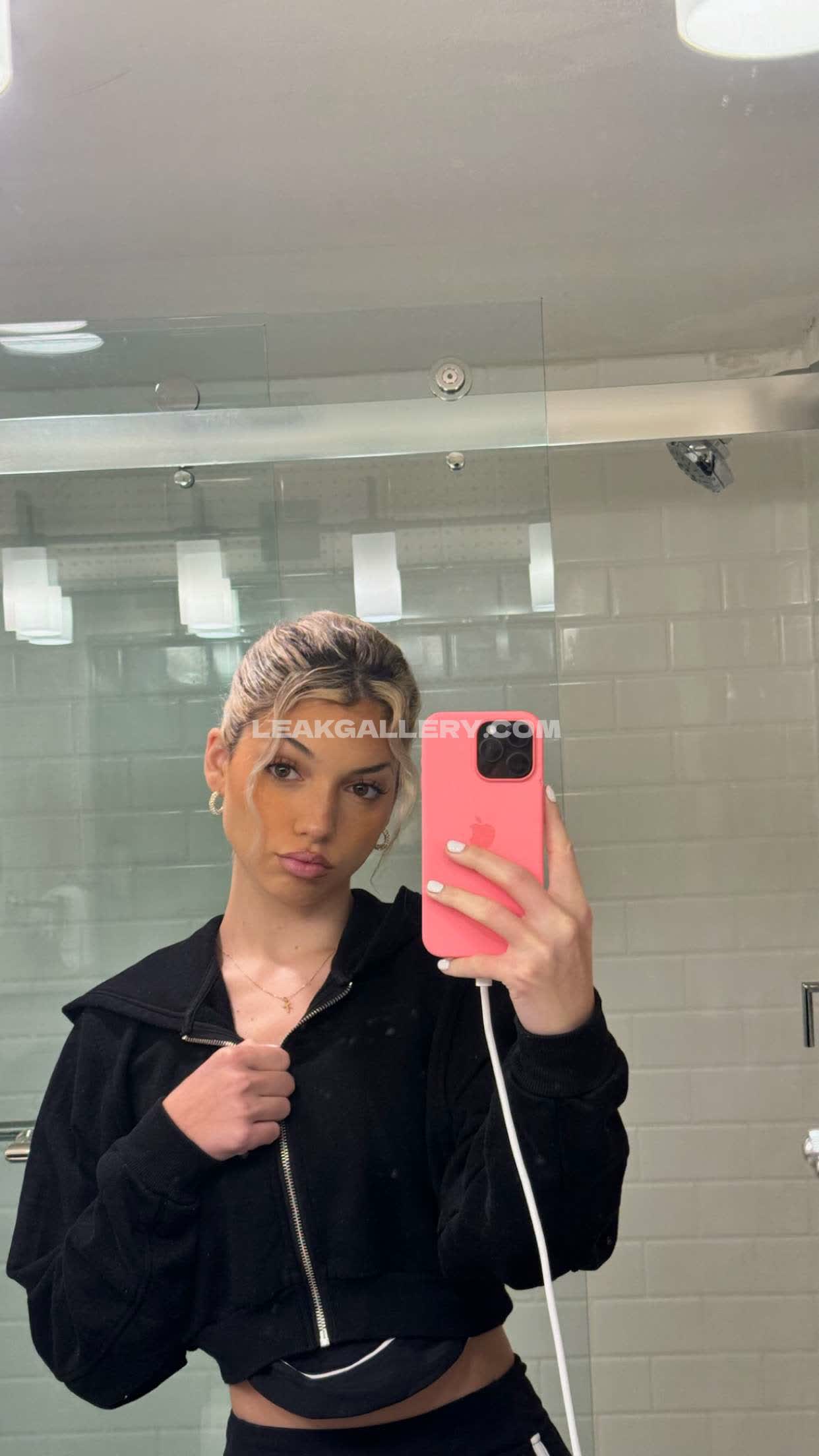 Overtimemegan / overtimemeg Exclusive Leaked Nude OnlyFans #2543011