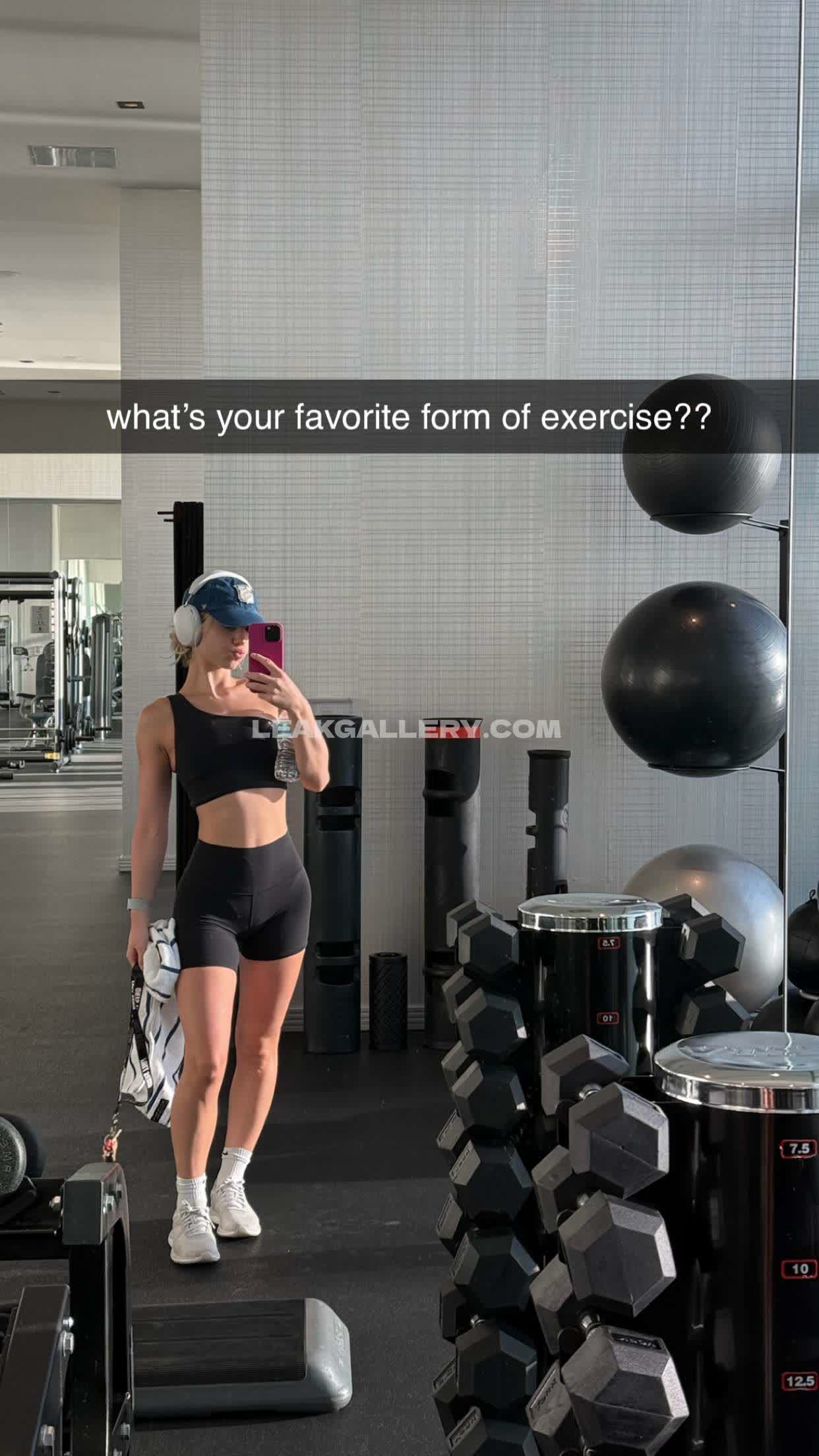 Overtimemegan / overtimemeg Exclusive Leaked Nude OnlyFans #2543273