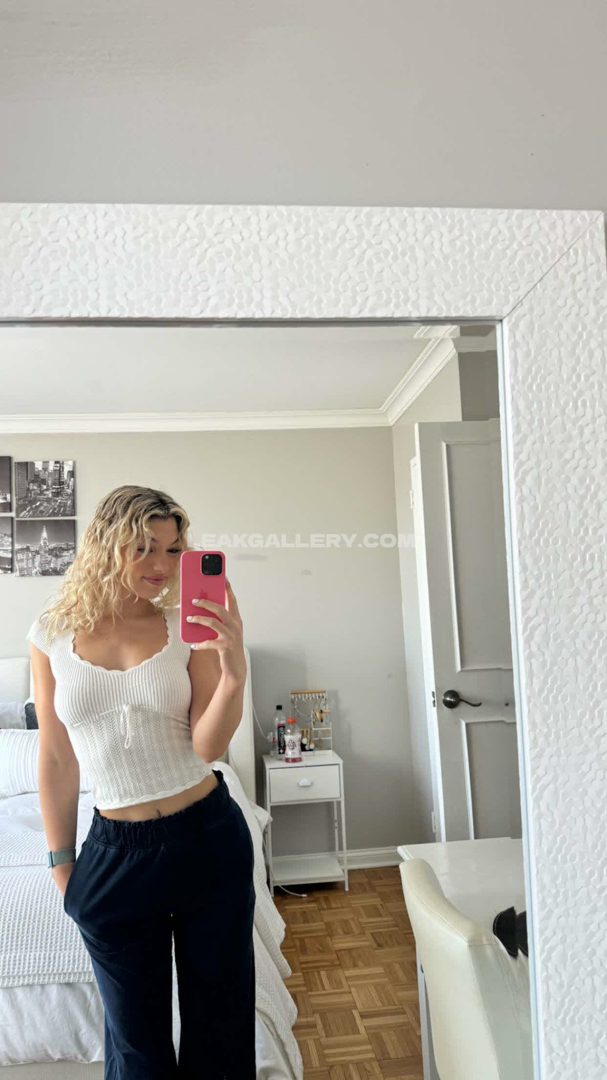 Overtimemegan / overtimemeg Exclusive Leaked Nude OnlyFans #2562707