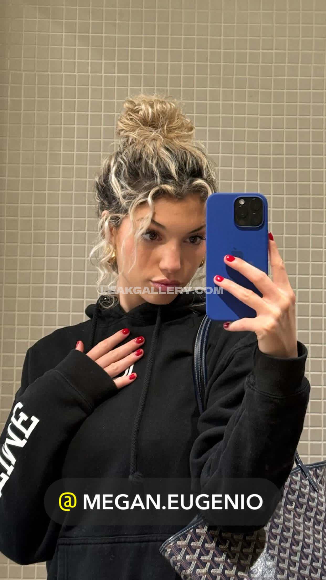 Overtimemegan / overtimemeg Exclusive Leaked Nude OnlyFans #2545451