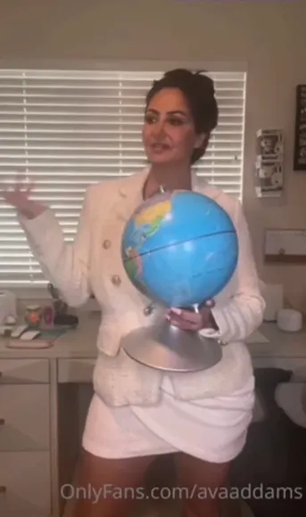 avaaddams video thumbnail