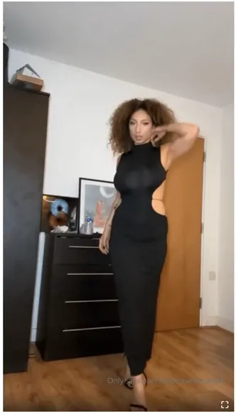 Queenuncovered Exclusive Leaked Nude Onlyfans #2082444