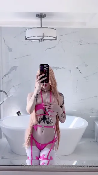 Noemiexlili / cinna.noe / cinnanoe / noemixlili Exclusive Leaked Nude Onlyfans #2137467