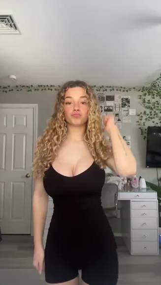 Kirapregiato Exclusive Leaked Nude Onlyfans #1070288