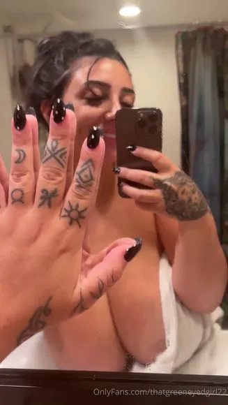 Thatgreeneyedgirl22 Exclusive Leaked Nude Onlyfans #2060882