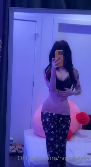 Noemiexlili / cinna.noe / cinnanoe / noemixlili Exclusive Leaked Nude Onlyfans #2138571