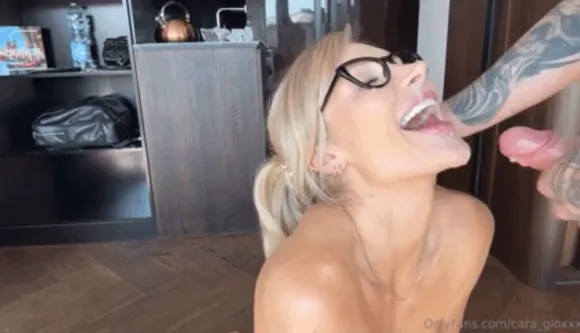 Cara_caru Exclusive Leaked Nude Onlyfans #1054436