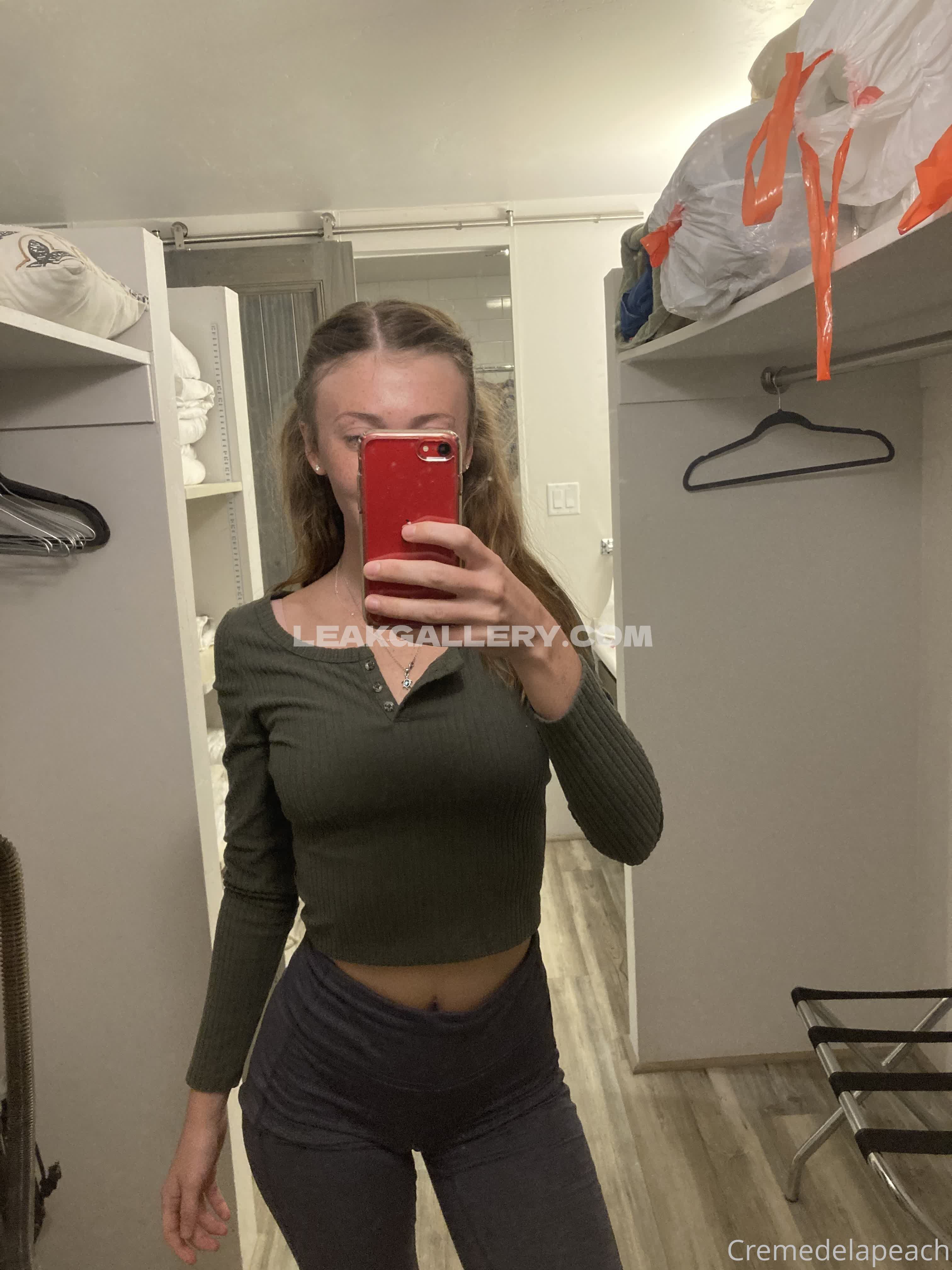 Cremedelapeach Exclusive Leaked Nude OnlyFans #1438859