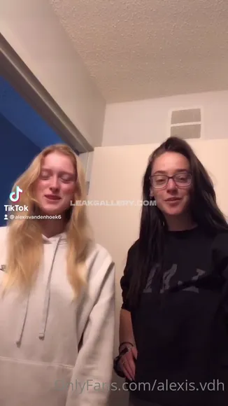 Emmah3296 / Alexis Vandenhoek / Alexis.vdh Exclusive Leaked Nude Onlyfans #37486