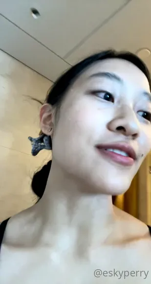eskyperry video thumbnail