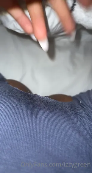 izzygreen video thumbnail
