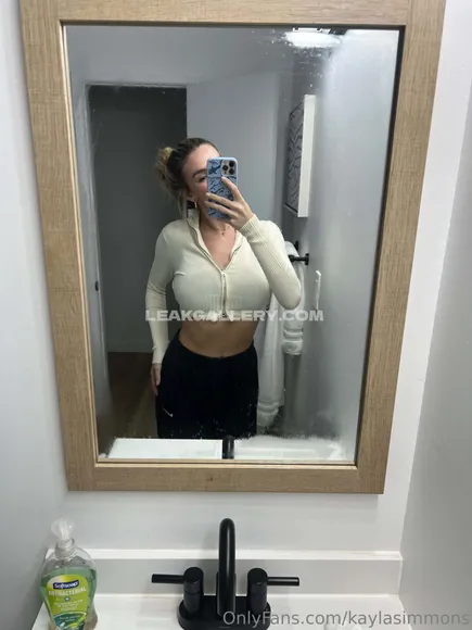 Kaylasimmons Exclusive Leaked Nude Onlyfans #1152424