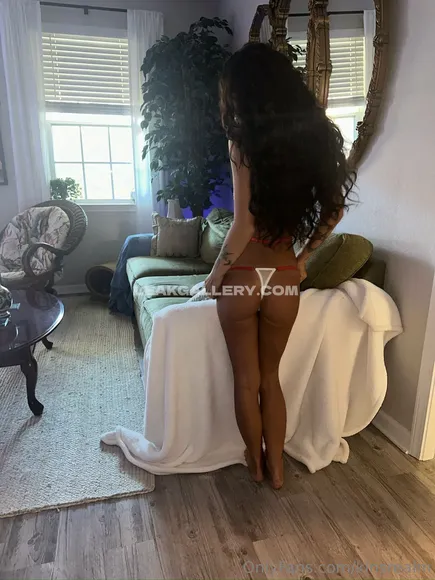 Kinsrealm OnlyFans Nudi in Esclusiva Trapela #1414643