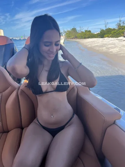 Lacamilacruzz Exclusive Leaked Nude Onlyfans #1065948