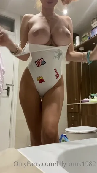 Lillyroma1982 Exclusive Leaked Nude Onlyfans #1005745