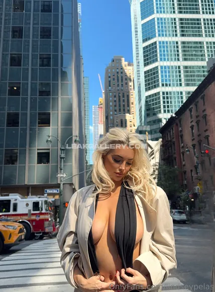 Lindseypelas Exclusive Leaked Nude Onlyfans #392540
