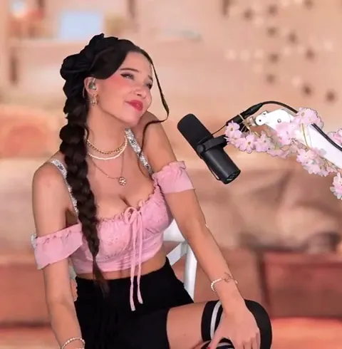 lydiaviolet video thumbnail