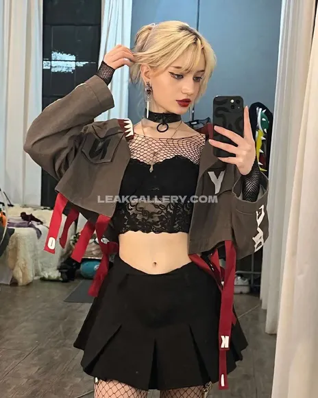 Moondays Exclusive Leaked Nude Onlyfans #870076