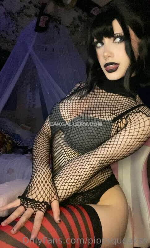 Pipssqueakss Exclusive Leaked Nude OnlyFans #966513