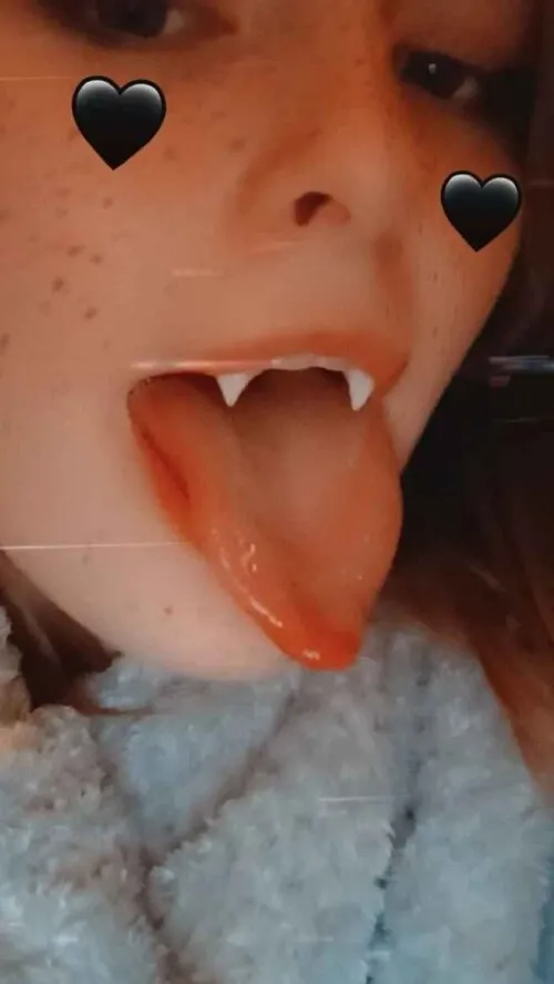 alex_thighs