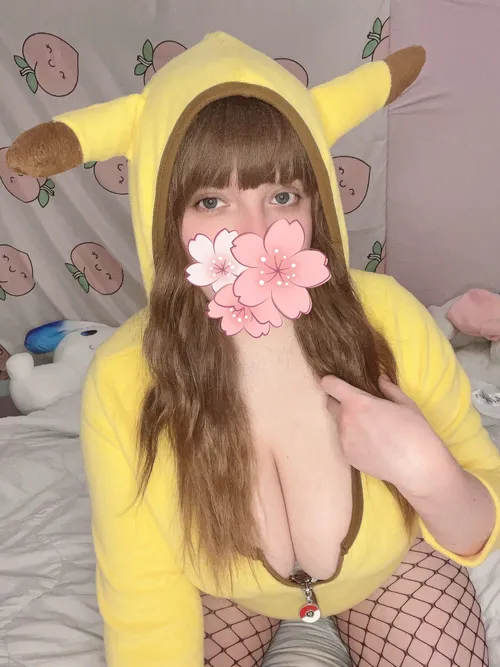bigtittymothgf