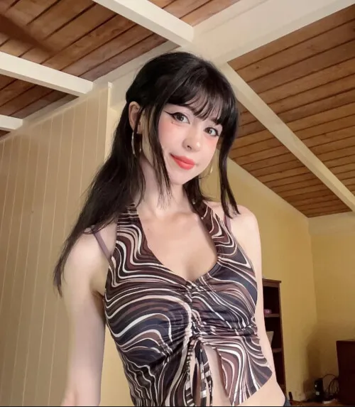 emily_miko