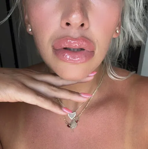 goddesschanelrose