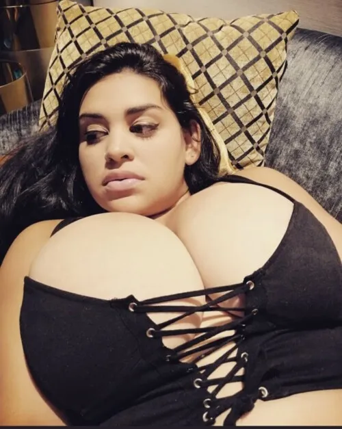 jennifer_busty_latina