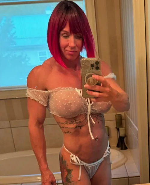 musclemommydkg_ifbbpro