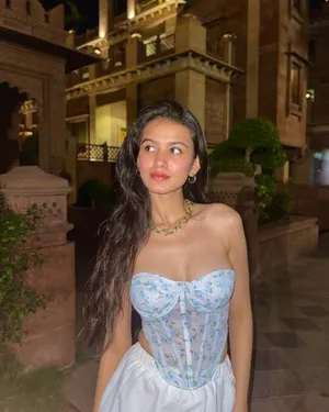 nikilalwani_27