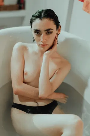 scarlete_leon