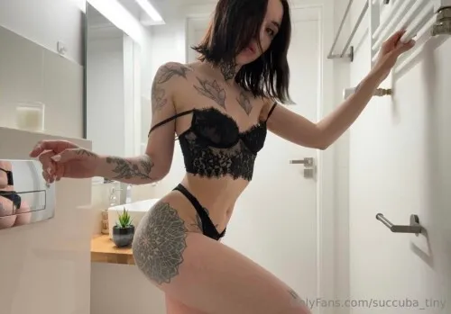 succuba_tinyy