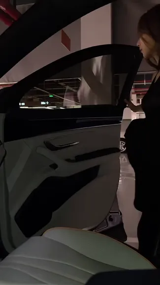 qiaoniutt video thumbnail